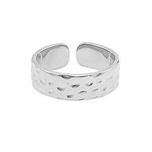 Laden Sie das Bild in den Galerie-Viewer, BOHO Hammered Dots Ring